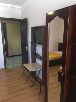 Гостевой дом green yeard hotel Кобулети Двухместный номер с 1 кроватью или 2 отдельными кроватями и балконом-7